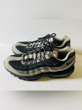 Men’s Nike Air Max 95 Essential Wolf Grey Size 11.5 Hiking Shoes Sneakers
